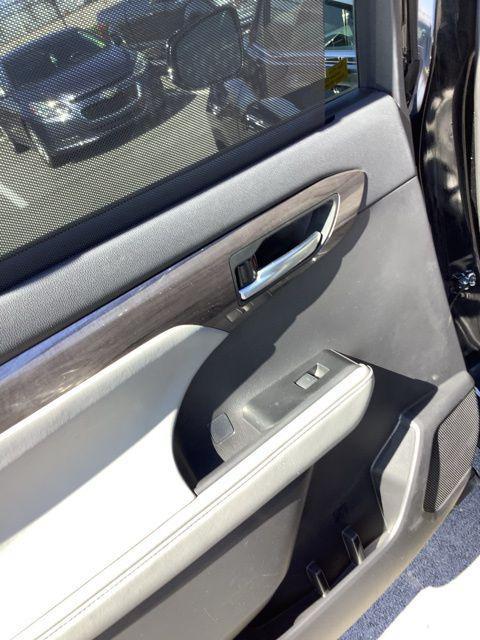 used 2021 Toyota Highlander car, priced at $37,990