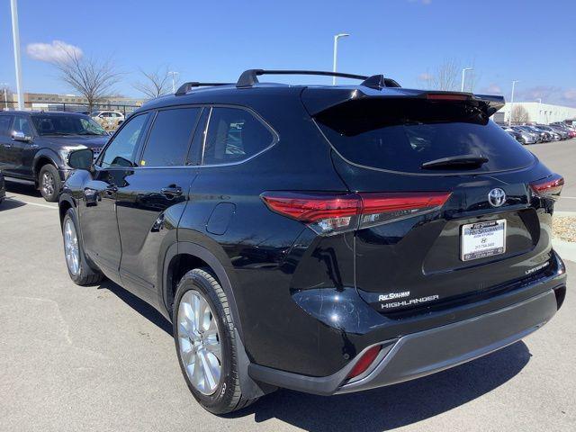 used 2021 Toyota Highlander car, priced at $37,990