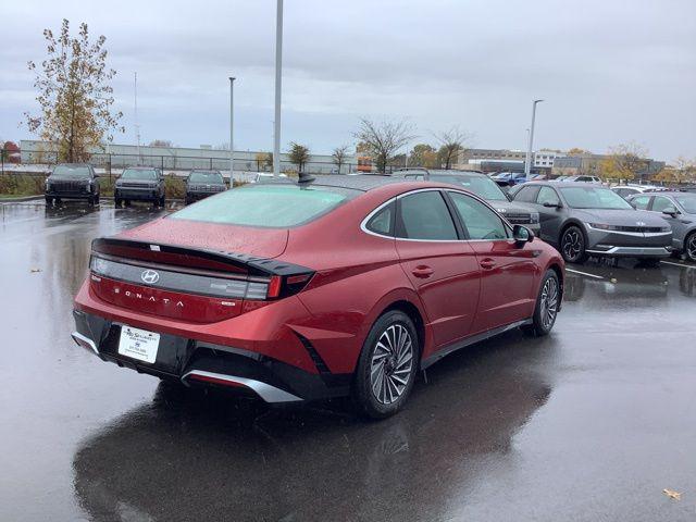 new 2025 Hyundai Sonata Hybrid car, priced at $39,605