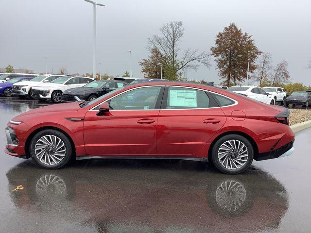 new 2025 Hyundai Sonata Hybrid car, priced at $39,605