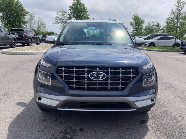 new 2025 Hyundai Venue car, priced at $25,550