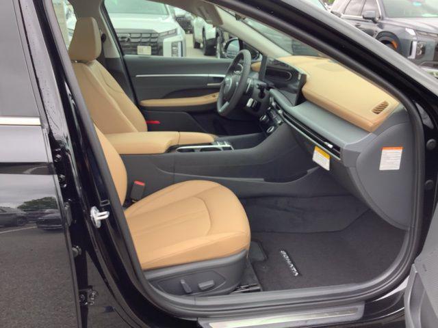 new 2025 Hyundai Sonata Hybrid car, priced at $39,525