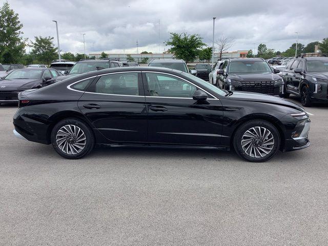 new 2025 Hyundai Sonata Hybrid car, priced at $39,525