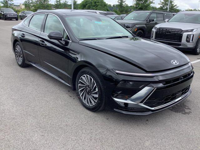 new 2025 Hyundai Sonata Hybrid car, priced at $39,525