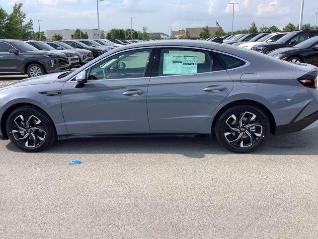 new 2025 Hyundai Sonata car, priced at $29,860