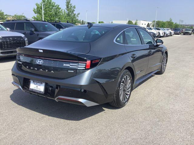 new 2025 Hyundai Sonata Hybrid car, priced at $33,248