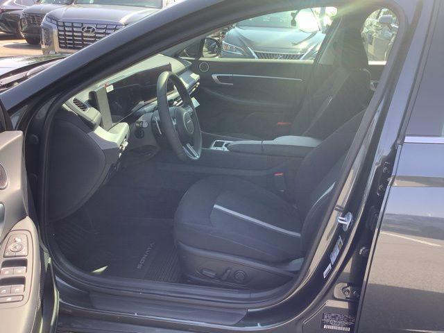 new 2025 Hyundai Sonata Hybrid car, priced at $33,248