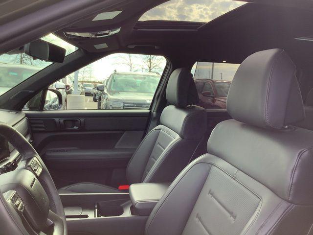 used 2025 Hyundai Santa Fe car, priced at $46,990