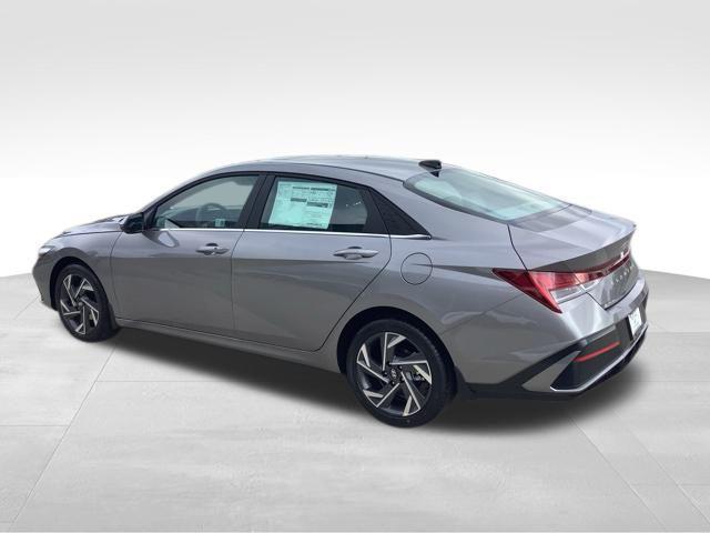 new 2024 Hyundai Elantra car, priced at $27,015