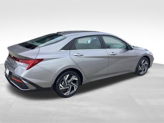 new 2024 Hyundai Elantra car, priced at $27,015