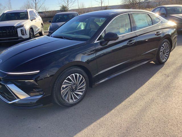 new 2025 Hyundai Sonata Hybrid car, priced at $39,160