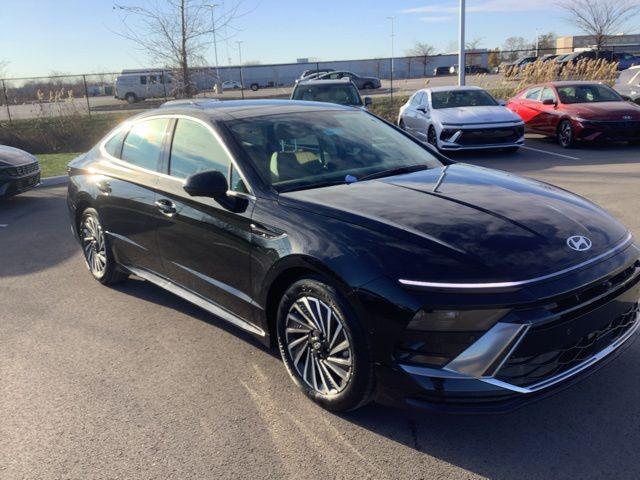 new 2025 Hyundai Sonata Hybrid car, priced at $39,160