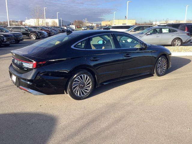 new 2025 Hyundai Sonata Hybrid car, priced at $39,160