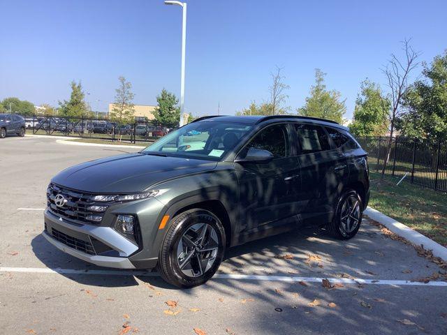 new 2025 Hyundai TUCSON Hybrid car, priced at $39,100