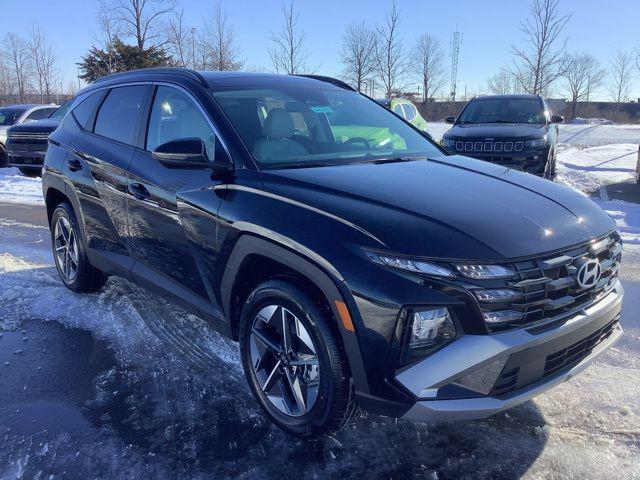 new 2025 Hyundai Tucson Hybrid car, priced at $38,404