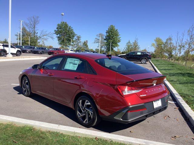 new 2025 Hyundai Elantra HEV car, priced at $28,905