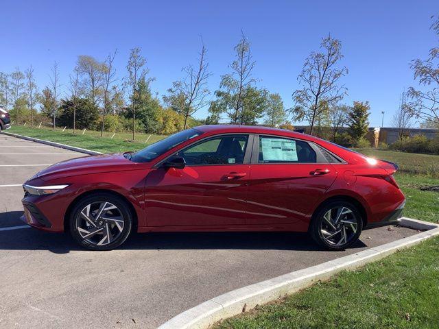 new 2025 Hyundai Elantra HEV car, priced at $28,905