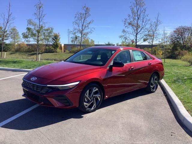 new 2025 Hyundai Elantra HEV car, priced at $28,905