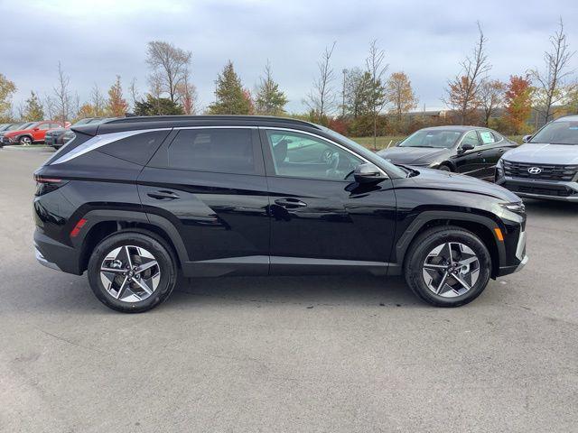 new 2025 Hyundai Tucson Hybrid car, priced at $38,154