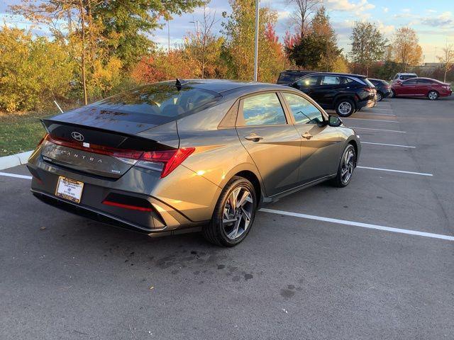 new 2025 Hyundai Elantra HEV car, priced at $28,765