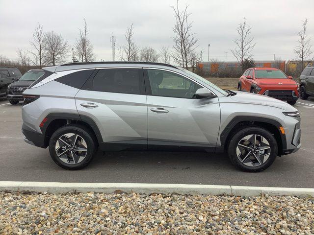 new 2025 Hyundai TUCSON Hybrid car, priced at $38,420
