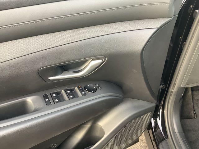 new 2025 Hyundai TUCSON Hybrid car, priced at $38,420