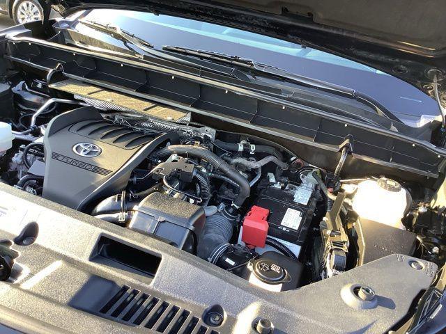 used 2023 Toyota Highlander car, priced at $34,990