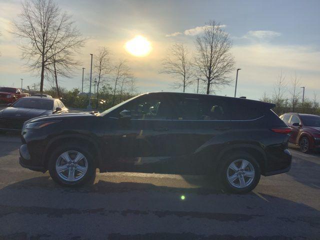 used 2023 Toyota Highlander car, priced at $34,990