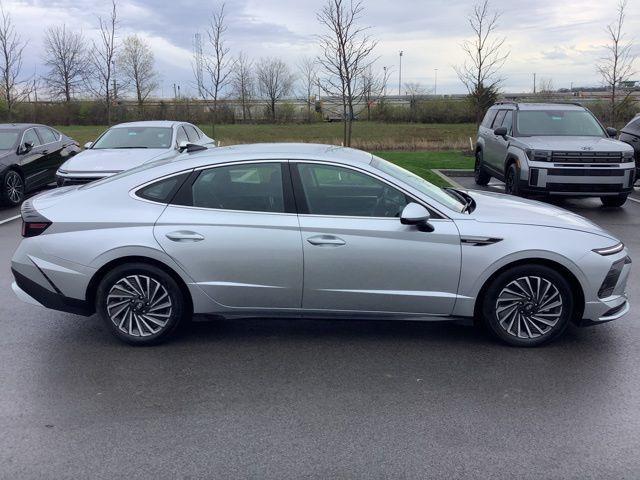 used 2024 Hyundai Sonata Hybrid car, priced at $28,988