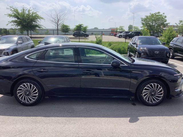 new 2025 Hyundai Sonata Hybrid car, priced at $33,248