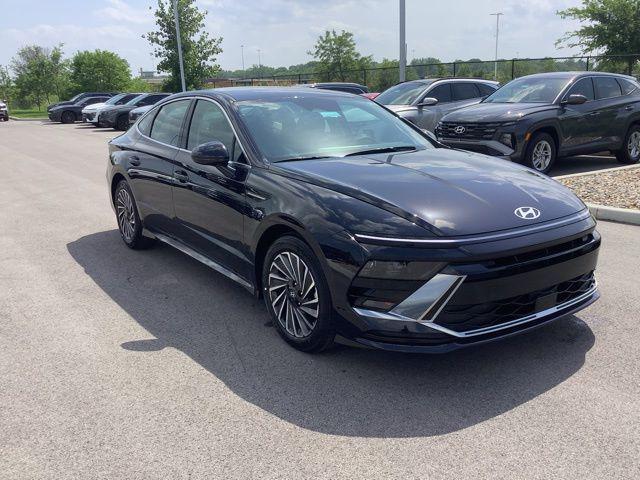 new 2025 Hyundai Sonata Hybrid car, priced at $33,248
