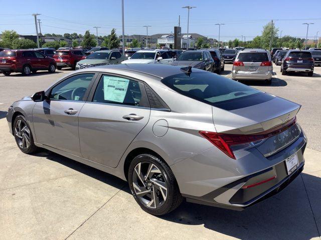 new 2024 Hyundai Elantra car, priced at $27,060