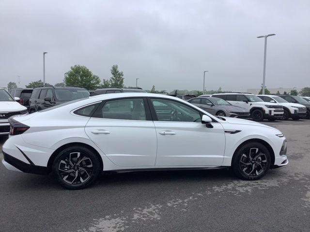 new 2025 Hyundai Sonata car, priced at $30,355