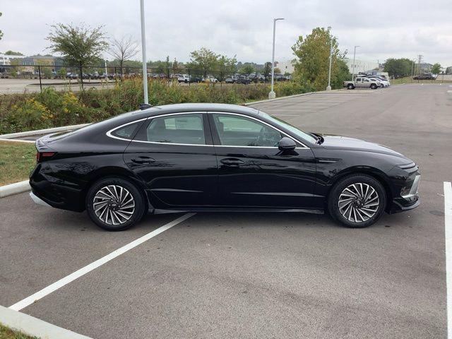 new 2025 Hyundai Sonata Hybrid car, priced at $32,685