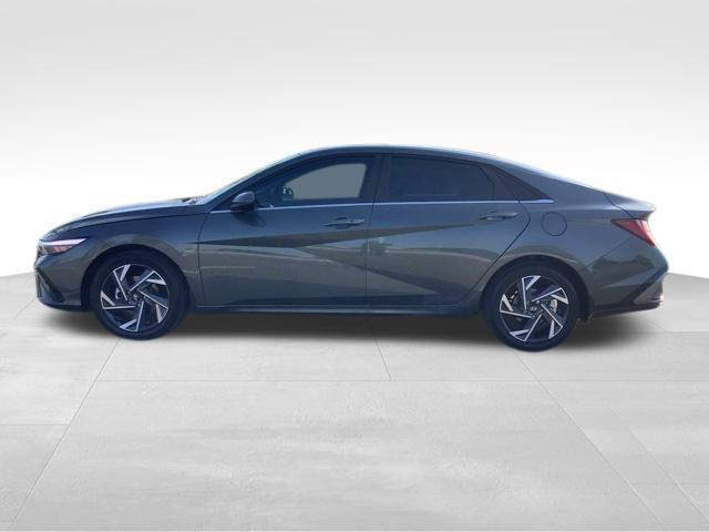 new 2024 Hyundai Elantra car, priced at $27,005