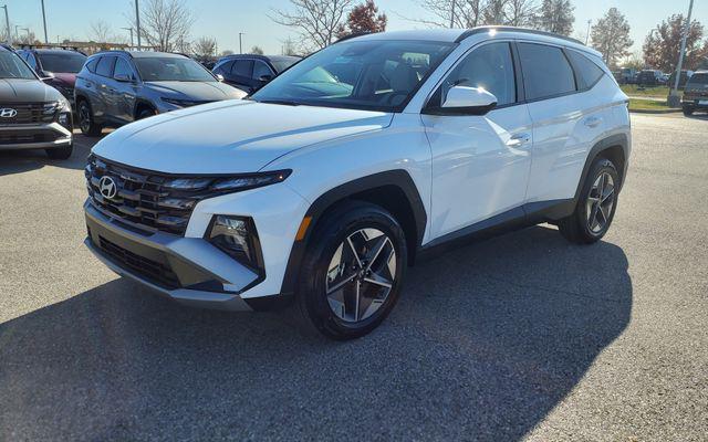 new 2026 Hyundai TUCSON Hybrid car, priced at $36,580