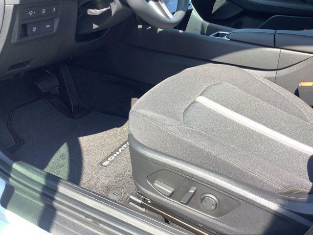 new 2025 Hyundai Sonata Hybrid car, priced at $33,653