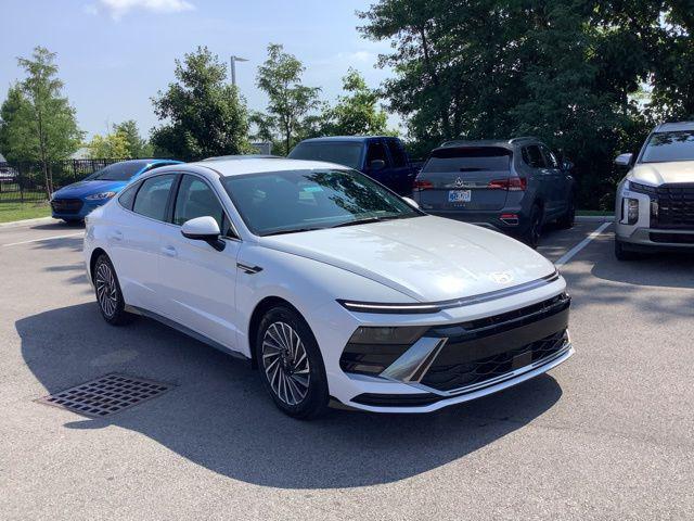 new 2025 Hyundai Sonata Hybrid car, priced at $33,653