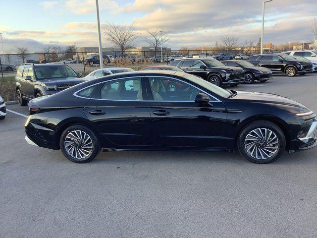 new 2024 Hyundai Sonata Hybrid car, priced at $38,880