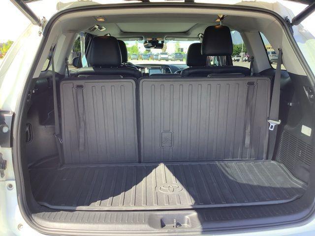 used 2019 Toyota Highlander Hybrid car, priced at $28,990