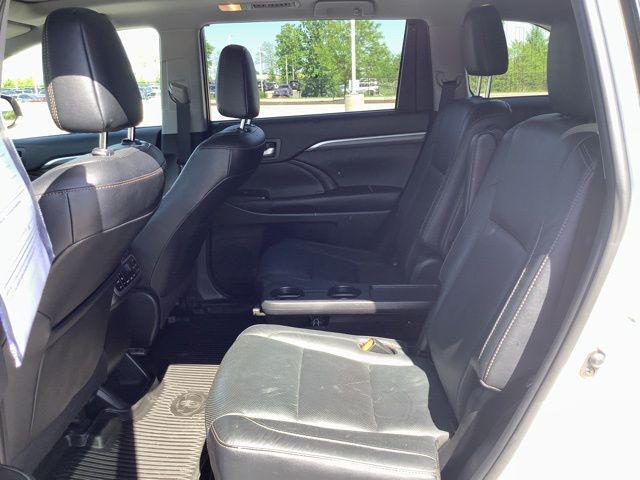 used 2019 Toyota Highlander Hybrid car, priced at $28,990