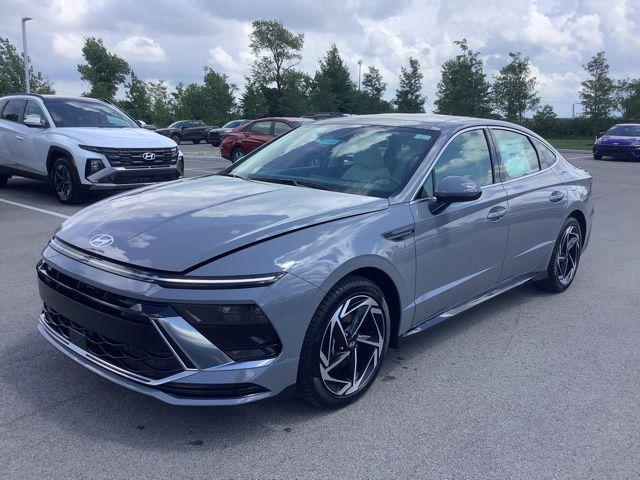 new 2025 Hyundai ELANTRA HEV car, priced at $27,200