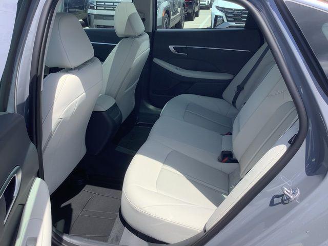 new 2025 Hyundai ELANTRA HEV car, priced at $27,200