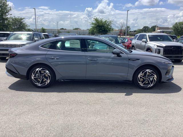 new 2025 Hyundai ELANTRA HEV car, priced at $27,200