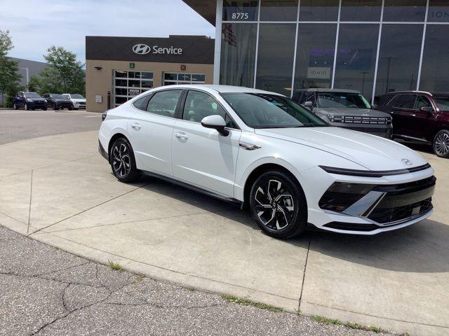 new 2024 Hyundai Sonata car, priced at $31,205