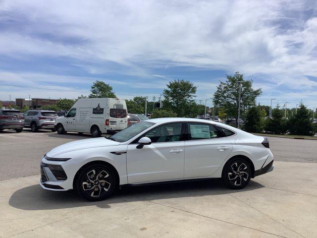 new 2024 Hyundai Sonata car, priced at $31,205