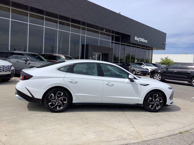 new 2024 Hyundai Sonata car, priced at $31,205