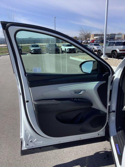 new 2025 Hyundai Tucson car, priced at $33,100