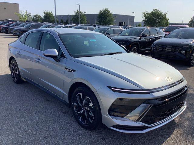 new 2025 Hyundai Sonata car, priced at $29,775