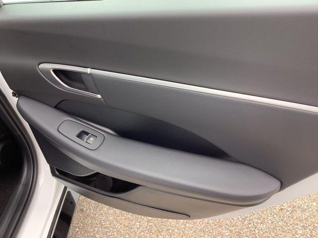 new 2025 Hyundai Sonata car, priced at $30,523